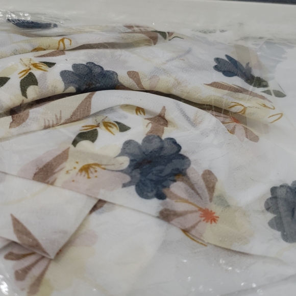 ππFashionable Scarf Face Masksππ - Picture 4 of 5